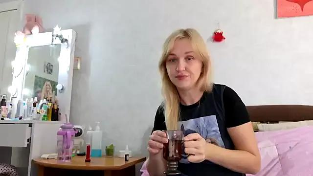 Freechat Hotty_Evochka on StripChat