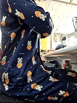 irina_hana — Play with cucumber in bussy cum and squi