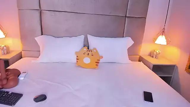 Freechat isabel_sofiaa on StripChat