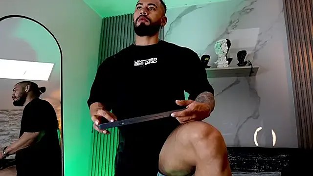 jaxon_colton on StripChat