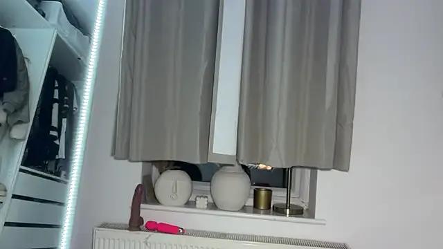 StripChat KayleeBella is Freechat KayleeBella — Suck a naughty toy