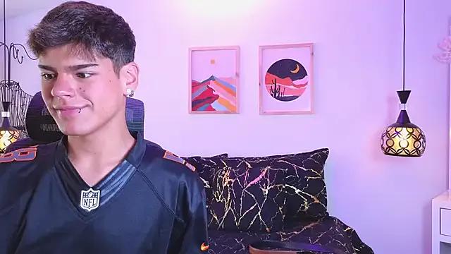 Private kevienmiet on StripChat