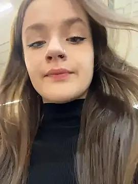 KittyQueeny on StripChat 