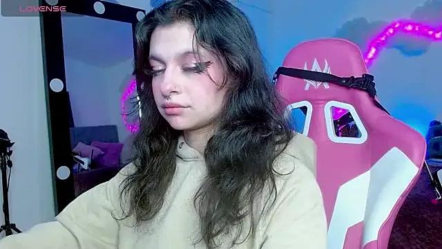 Freechat larah_uwu on StripChat