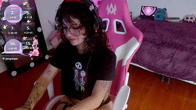 Freechat larah_uwu on StripChat