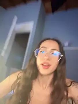 Freechat lauravasquez on StripChat