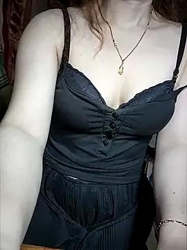 Freechat LeanaLy on StripChat