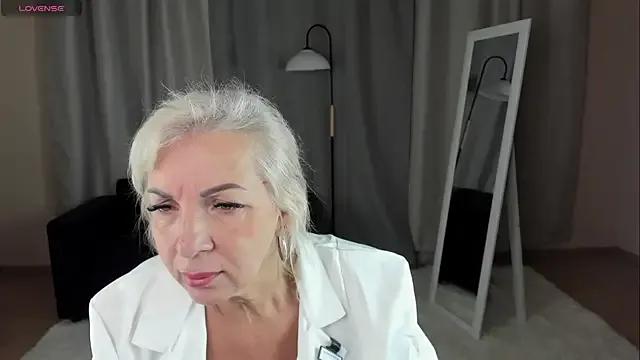 LiliaMoons on StripChat 