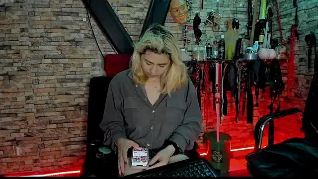 Liltildeman_moon on StripChat