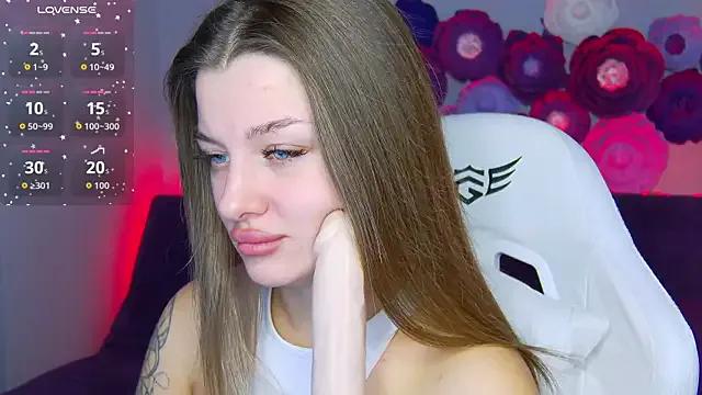 LindaBrilliant on StripChat