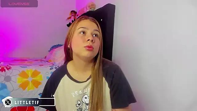 Freechat little_tifanny82 on StripChat