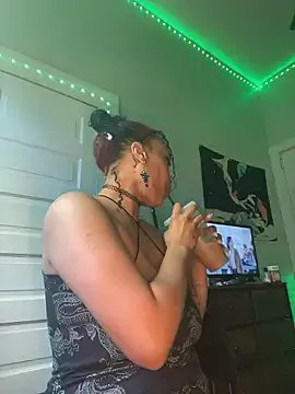 loveluna8 on StripChat