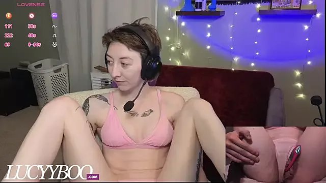 Freechat lovelylucyy on StripChat