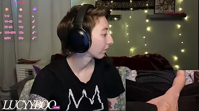 Freechat lovelylucyy on StripChat