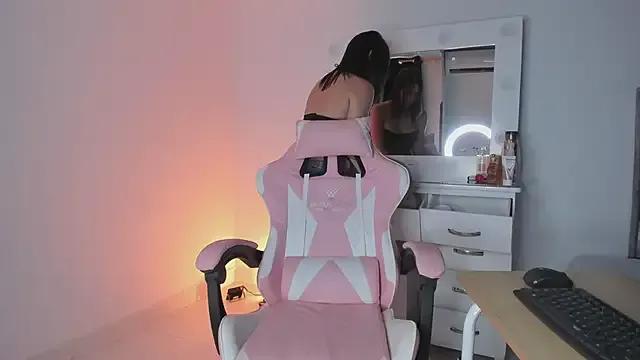 lovingdarcy_ on StripChat