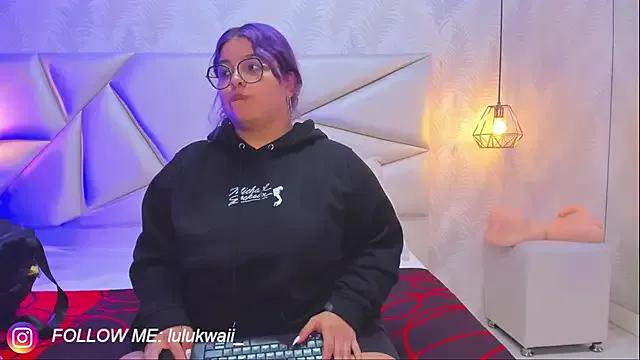 lulukawai16 on StripChat 