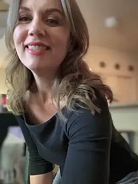 Freechat MaiseKnox on StripChat