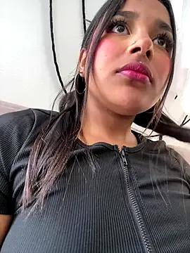 Freechat Mariangel_11 on StripChat