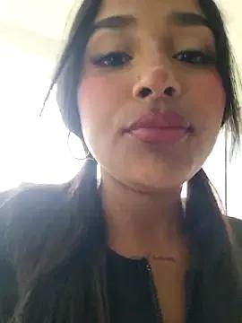 Freechat Mariangel_11 on StripChat