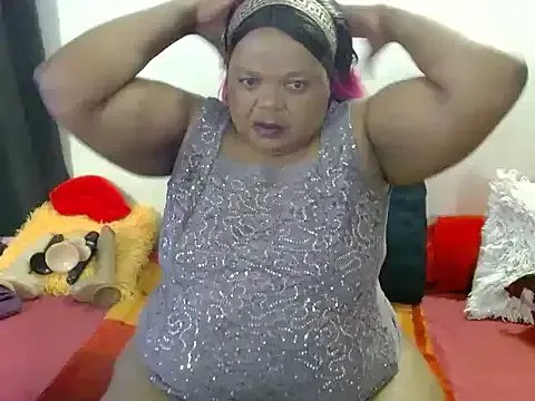 MatureBootyBabe4Uxx on StripChat