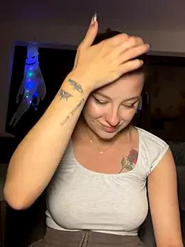 Mia-Minou on StripChat