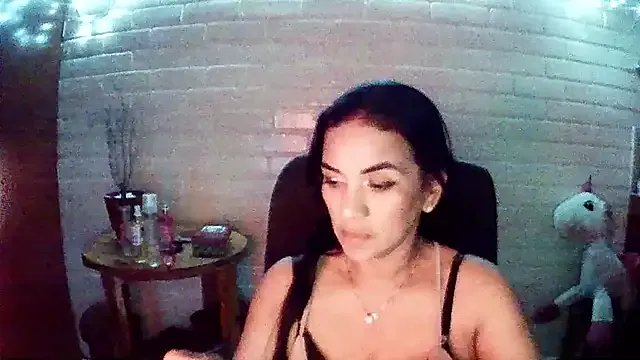 MiiaVelasquez on StripChat