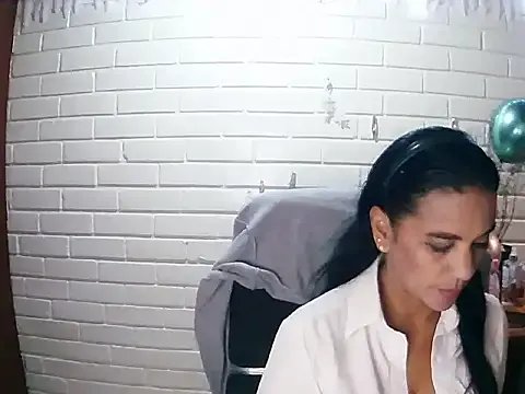 MiiaVelasquez on StripChat