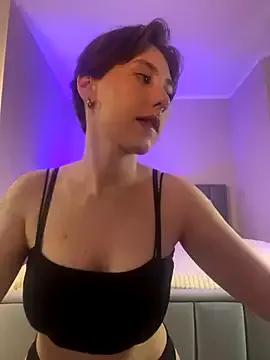 Molli_Luv on StripChat 