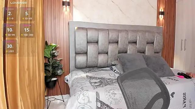 Freechat More_Hott on StripChat