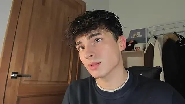 Freechat mystic_evan on StripChat