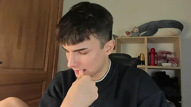 Freechat mystic_evan on StripChat