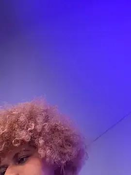 StripChat niki_wild18 is Freechat niki_wild18 — Show feet and close ass to cam