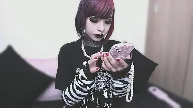 Freechat NikkiRamone on StripChat