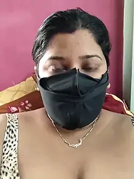 pinkisaha75 on StripChat