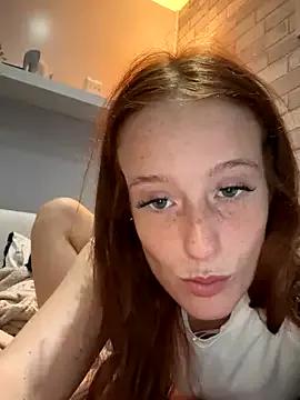 Freechat Poppy_frankie on StripChat