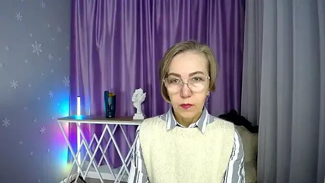 Freechat queen_a_n_i on StripChat