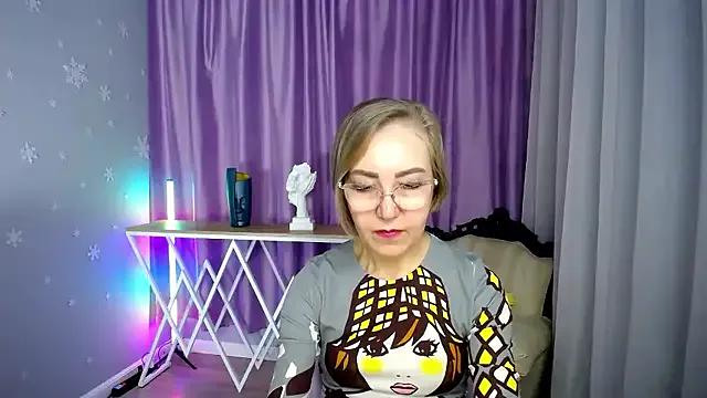 Freechat queen_a_n_i on StripChat