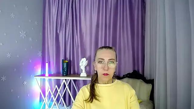 Freechat queen_a_n_i on StripChat