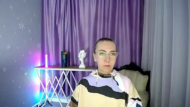 Freechat queen_a_n_i on StripChat