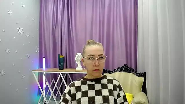 Freechat queen_a_n_i on StripChat