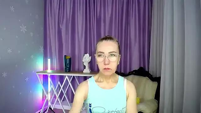 Freechat queen_a_n_i on StripChat