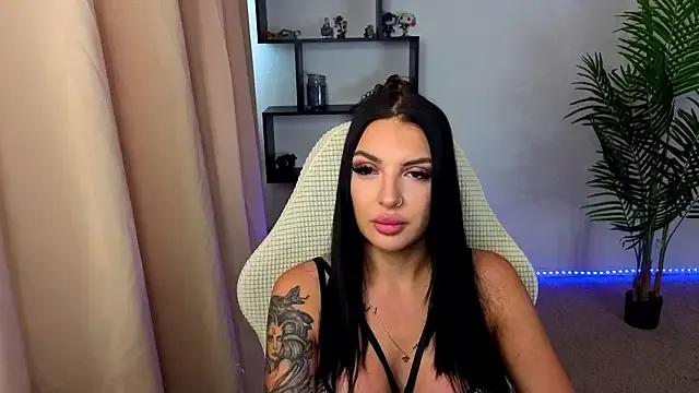 Raven_Ink on StripChat
