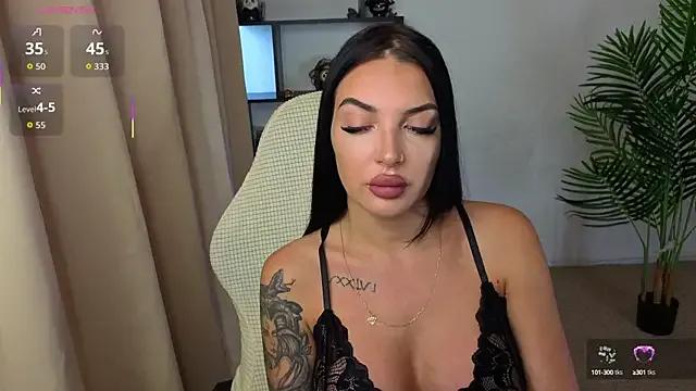 Raven_Ink on StripChat