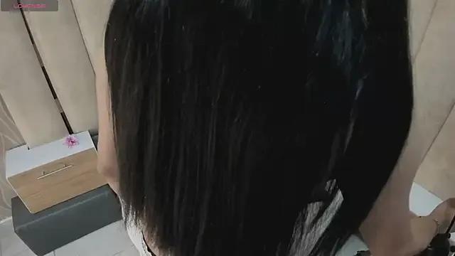 Raven_Roth on StripChat