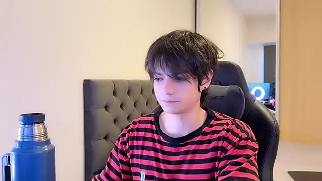 Freechat SasukeUhchiaa on StripChat