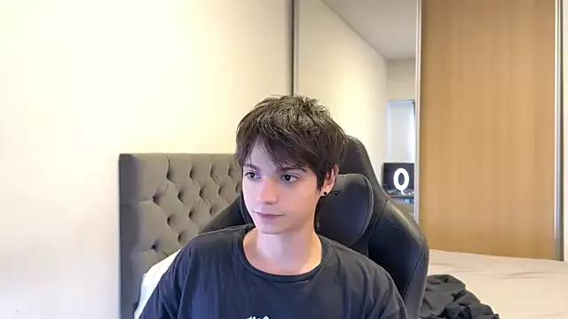 Freechat SasukeUhchiaa on StripChat