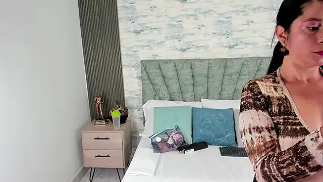 Freechat ShanelEvans on StripChat