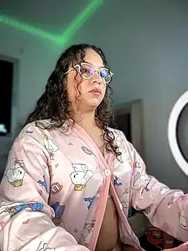 Freechat Shara_dreams on StripChat