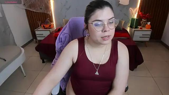 Freechat shasha_bloom on StripChat