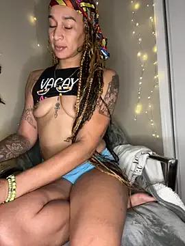 Shuggabutt on StripChat